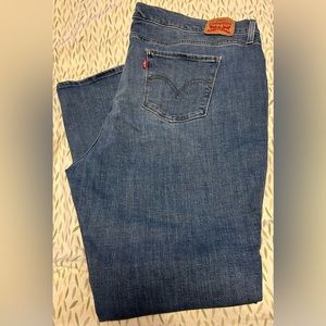 Women’s plus size bootcut Levi’s jeans, size 26, used, excellent condition.